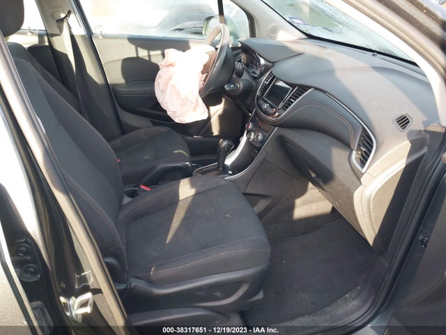 Chevrolet TRAX LS 2019 3GNCJKSB1KL130273 Image 5