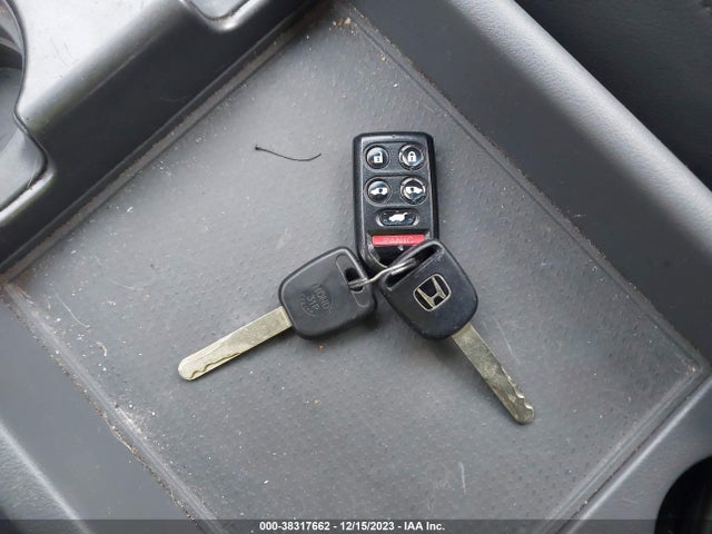 2006 HONDA ODYSSEY TOURING VIN: 5FNRL38836B096081