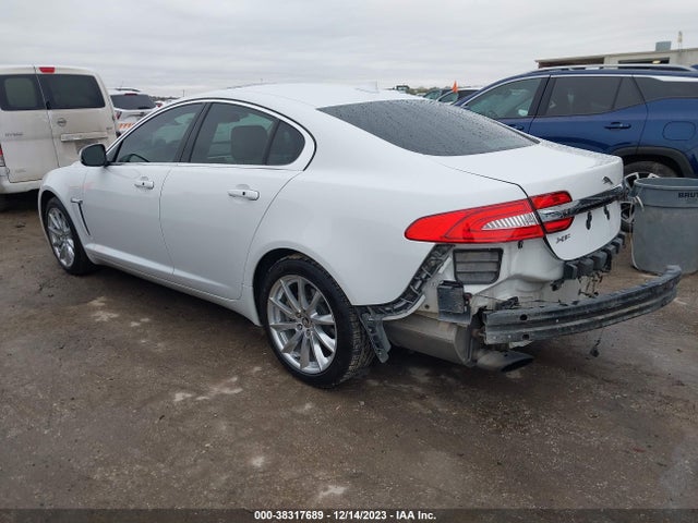 2013 JAGUAR XF SAJWA0ES5DPS82894 Photo 2