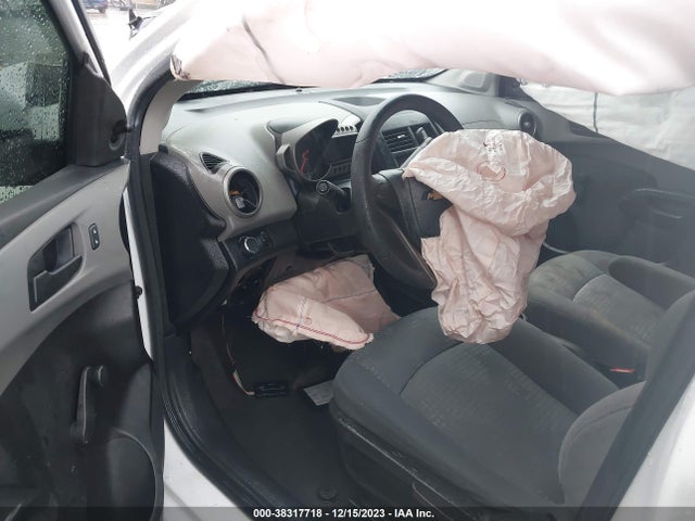 Chevrolet Sonic Ls Auto 2016 1G1JA5SHXG4179872 Image 5