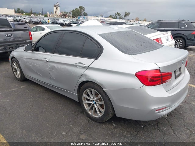 BMW 320i 2018 WBA8A9C53JAD28021 Image 3