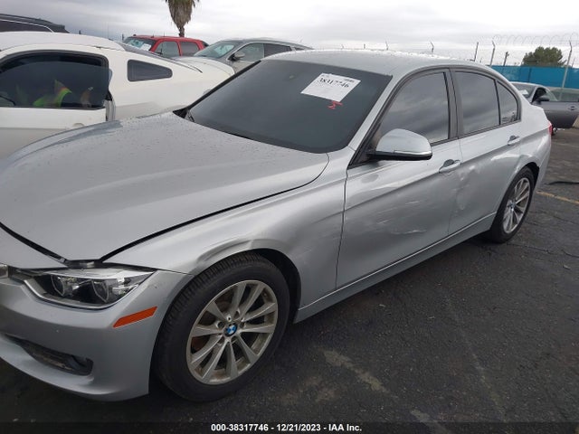 BMW 320i 2018 WBA8A9C53JAD28021 Image 6