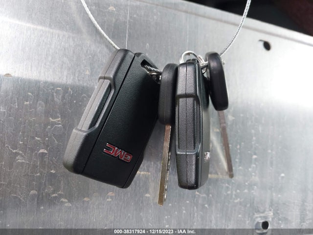 1GKS1FKCXGR301868 GMC Yukon Xl Sle