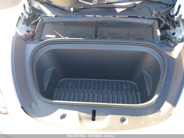 7SAYGDEEXPA104372 Tesla Model Y