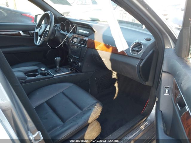 WDDGF4HB1EA951888 Mercedes-Benz C 250 Luxury/sport