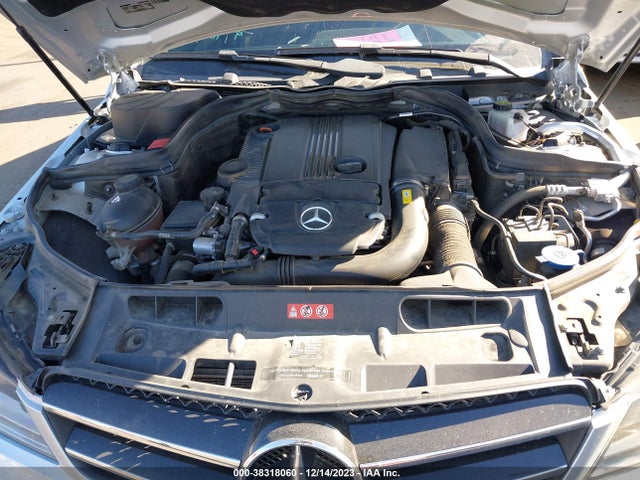 2015 MERCEDES-BENZ C 250 VIN: WDDGJ4HB3FG391014