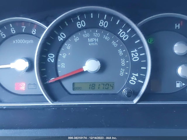 2008 KIA SORENTO LX BASE VIN: KNDJD735885839479