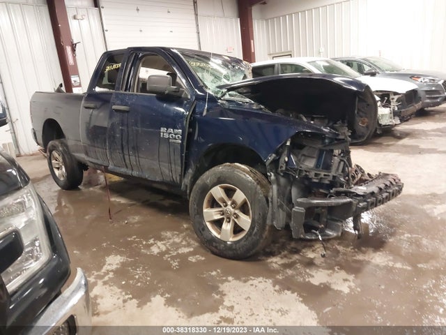 RAM 1500 Classic Express Quad Cab 4x4 6'4 Box 2019 1C6RR7FG6KS536394 main image