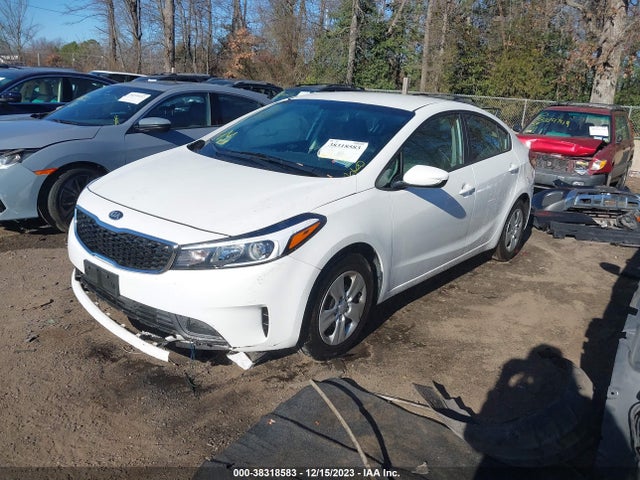 KIA FORTE LX 2018 3KPFL4A77JE275670 Image 2