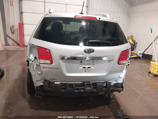 2013 KIA SORENTO LX V6 VIN: 5XYKTDA26DG328241