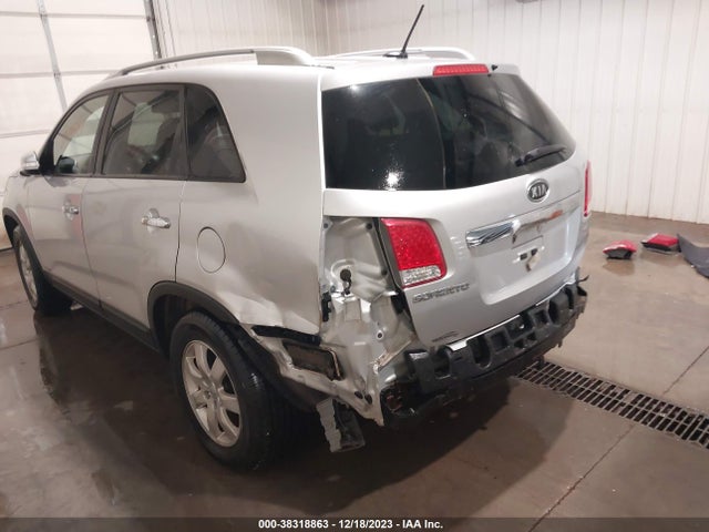2013 KIA SORENTO LX V6 VIN: 5XYKTDA26DG328241