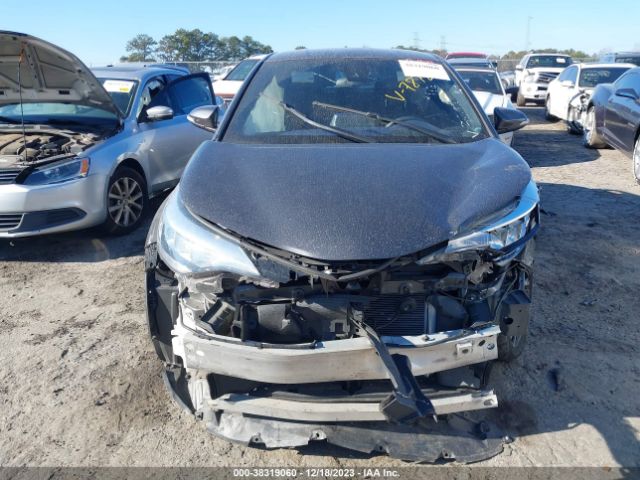 NMTKHMBX0LR117872 Toyota C-HR XLE