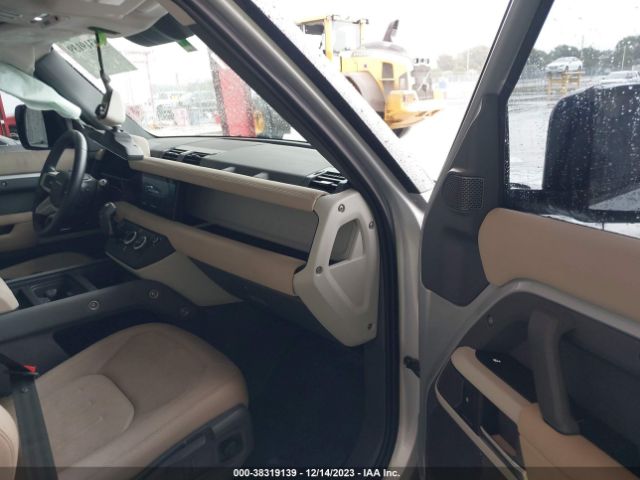 SALEJERX2N2099747 Land Rover Defender 110 S
