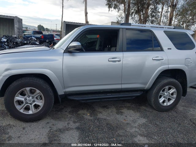 Toyota 4RUNNER SR5 2021 JTEMU5JR8M5919345 Image 14