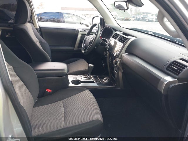 Toyota 4RUNNER SR5 2021 JTEMU5JR8M5919345 Image 5