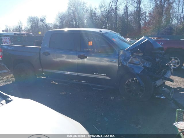 5TFDY5F18EX377214 Toyota Tundra Sr5 5.7l V8