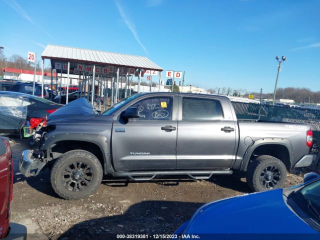 5TFDY5F18EX377214 Toyota Tundra Sr5 5.7l V8