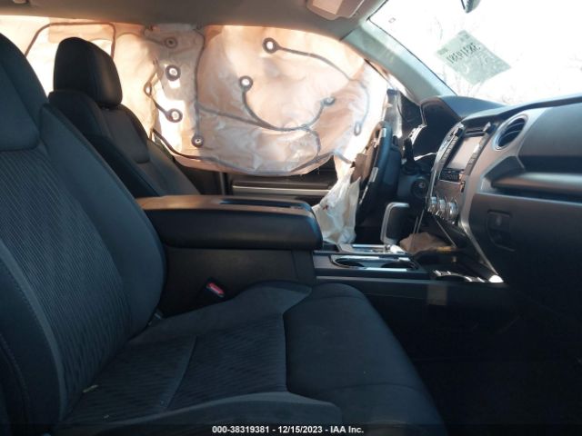 5TFDY5F18EX377214 Toyota Tundra Sr5 5.7l V8
