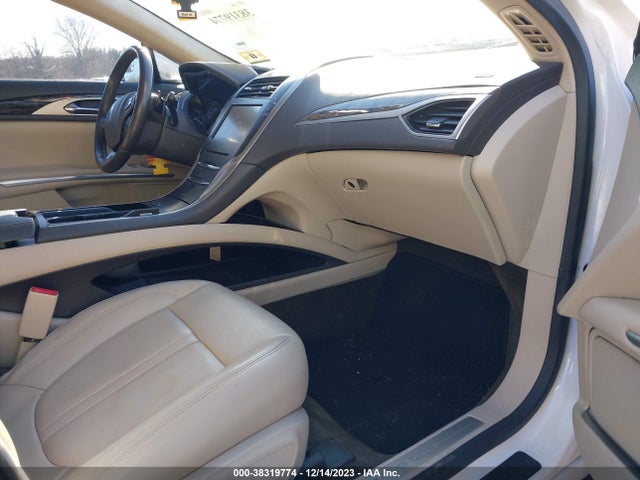 3LN6L2J96GR606404 Lincoln MKZ