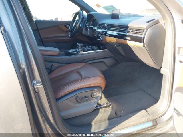 2017 AUDI Q7 WA1LAAF70HD016430 Photo 4