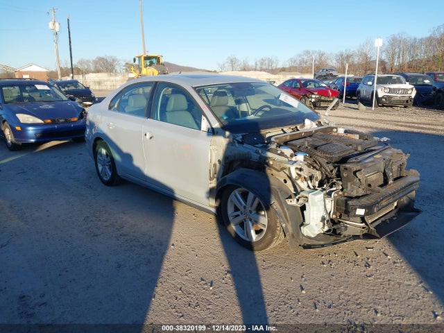2013 VOLKSWAGEN JETTA HYBRID SEL VIN: 3VW637AJ4DM233106