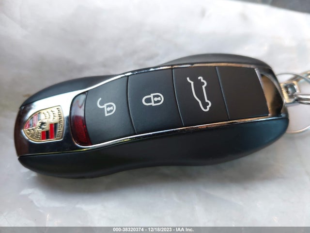 2018 PORSCHE MACAN WP1AB2A53JLB30647 Photo 10