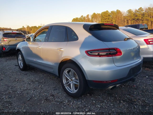 2018 PORSCHE MACAN WP1AB2A53JLB30647 Photo 2