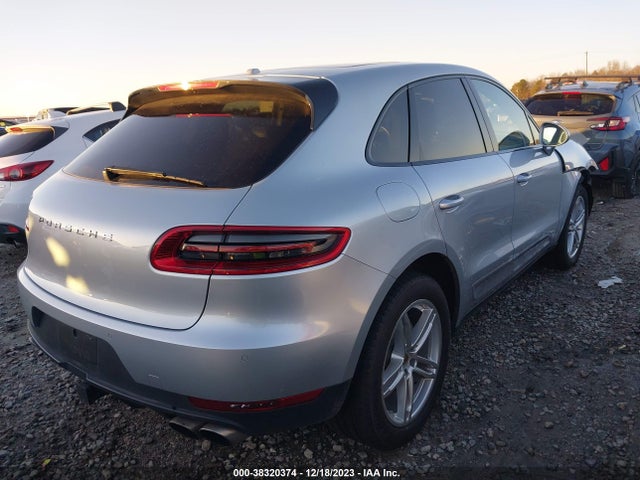 2018 PORSCHE MACAN WP1AB2A53JLB30647 Photo 3