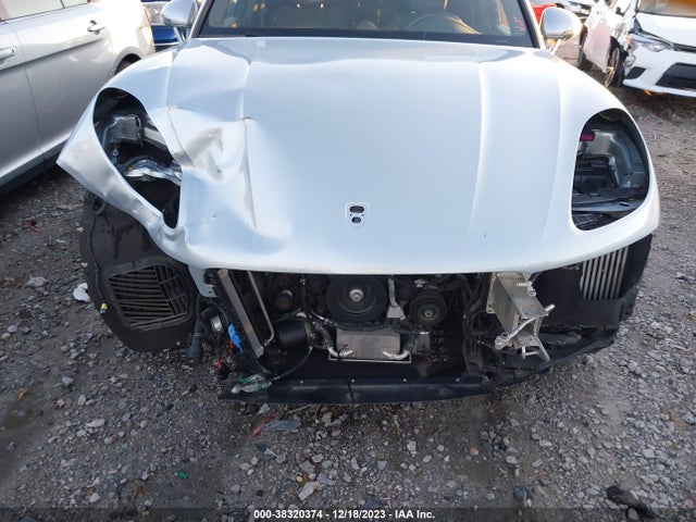 2018 PORSCHE MACAN WP1AB2A53JLB30647 Photo 5