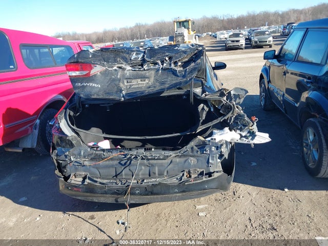 2018 HYUNDAI ELANTRA SEL VIN: 5NPD84LF2JH235604