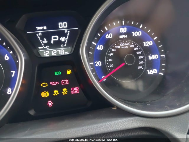 2016 HYUNDAI ELANTRA SE VIN: 5NPDH4AE2GH766465