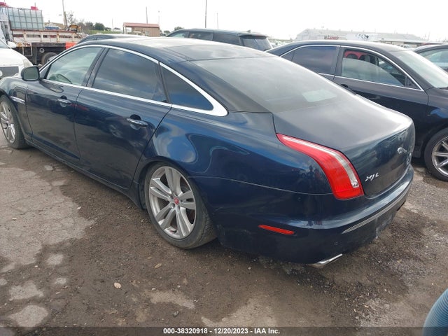 2011 JAGUAR XJ SAJWA2GB5BLV15833 Photo 2