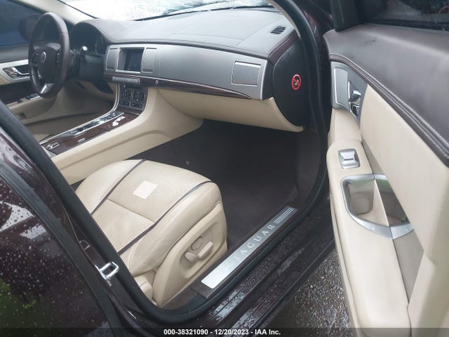 2012 JAGUAR XF SAJWA0HB2CLS40913 Photo 4