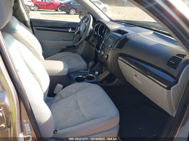 2012 KIA SORENTO LX V6 VIN: 5XYKT4A21CG249753