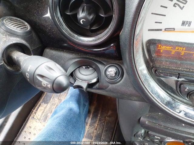 2011 MINI COOPER WMWZN3C50BTZ78031 Photo 10