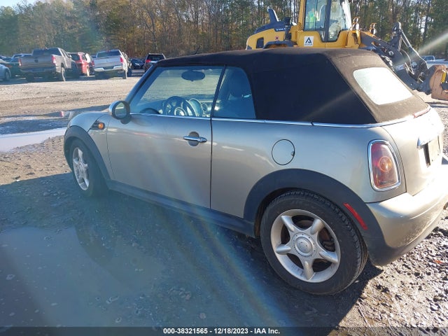 2011 MINI COOPER WMWZN3C50BTZ78031 Photo 2
