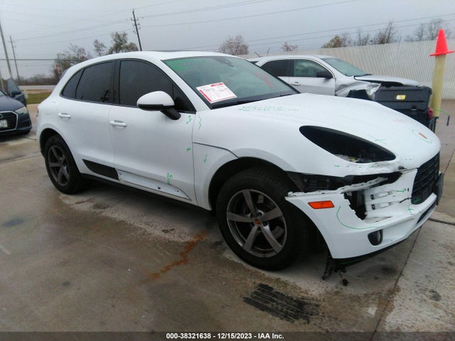 2018 PORSCHE MACAN WP1AA2A52JLB22140 Photo 0