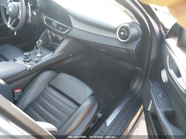 ZARFAECN9H7560930 Alfa Romeo Giulia Ti Rwd