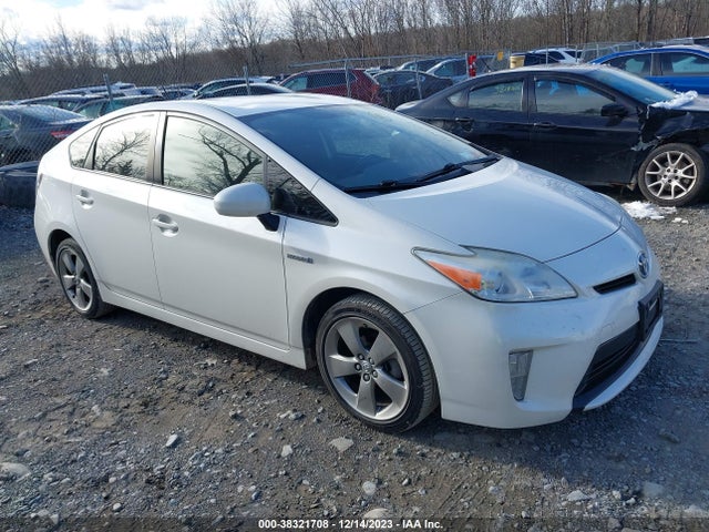 38321708 :رقم المزاد ، JTDKN3DU7D5587914 vin ، 2013 Toyota Prius Three Se مزاد بيع