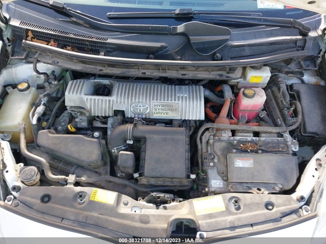 38321708 :رقم المزاد ، JTDKN3DU7D5587914 vin ، 2013 Toyota Prius Three Se مزاد بيع