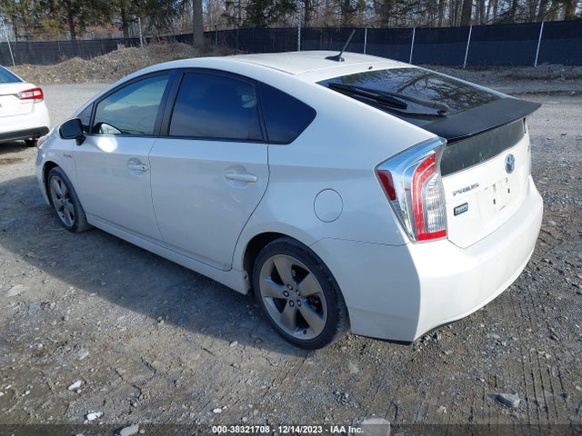 38321708 :رقم المزاد ، JTDKN3DU7D5587914 vin ، 2013 Toyota Prius Three Se مزاد بيع