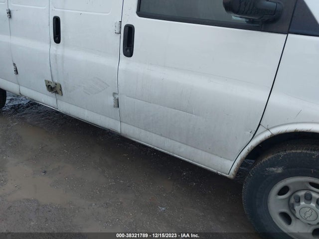 Chevrolet Express 2500 Work Van 2017 1GCWGBFFXH1104949 Image 6