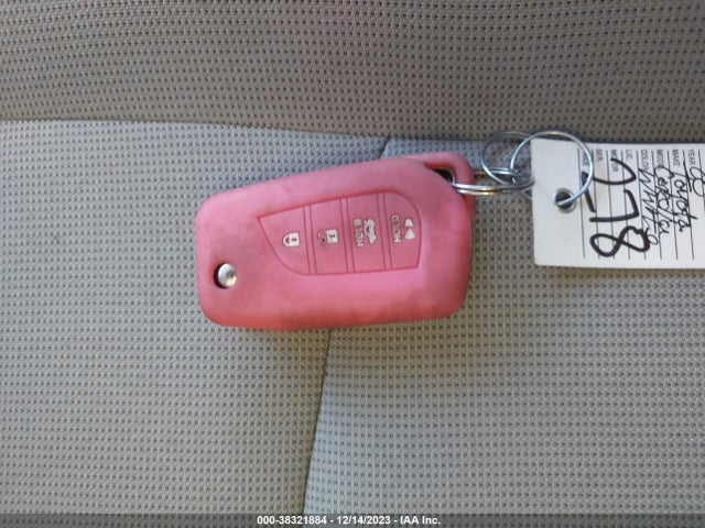 2020 TOYOTA COROLLA LE VIN: 5YFEPRAE5LP060382