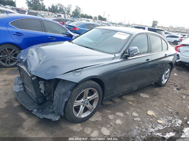 BMW 320i 2015 WBA3B1G57FNT02781 Image 2