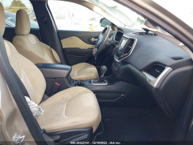 1C4PJLABXFW663160 Jeep Cherokee Sport
