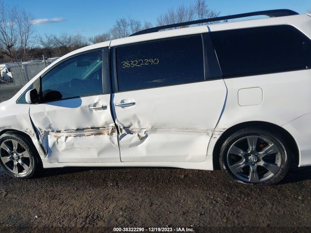 2017 TOYOTA SIENNA SE PREMIUM 8 PASSENGER VIN: 5TDXZ3DC1HS890351