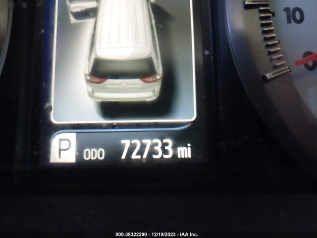 2017 TOYOTA SIENNA SE PREMIUM 8 PASSENGER VIN: 5TDXZ3DC1HS890351