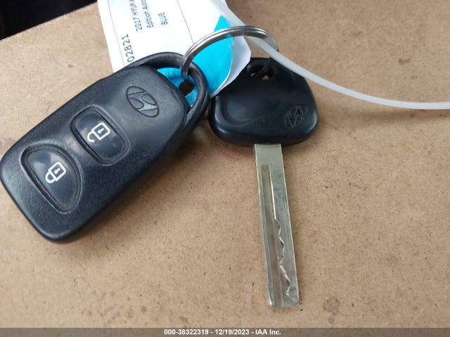 Hyundai ACCENT SE 2017 KMHCT4AE4HU174076 Image 11