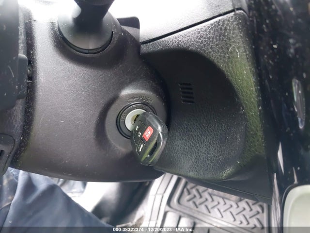 Продажа на аукционе авто 2017 Toyota Corolla Se, vin: 2T1BURHE5HC864870, номер лота: 38322374