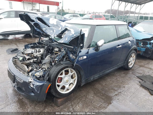 2006 MINI COOPER S WMWRE33516TJ38460 Photo 1